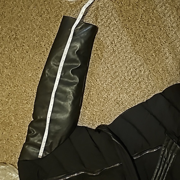 Women's Black Puffer Wrap Coat - Picture 8 of 10